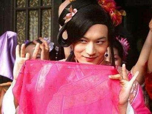 男星男扮女装谁最惊艳,李易峰少女,千玺可爱,胡歌居然性感撩人
