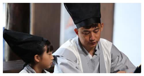 曾两次骂哭谢娜,邓超见了他也要鞠躬,身价上亿