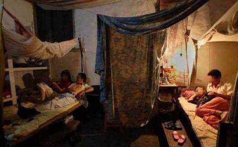 工地上的女人:男女混住毫无秘密