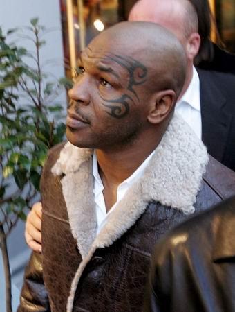 拳王泰森为什么把纹身图案纹在脸上,原来是有