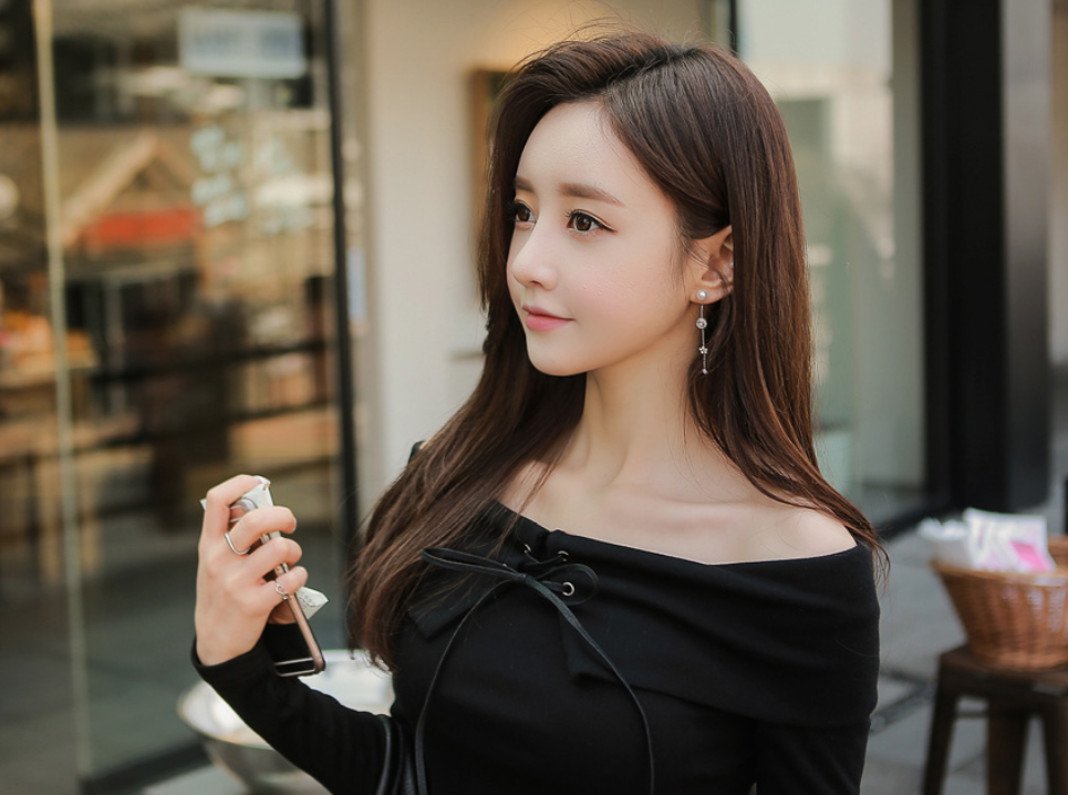 女神必备:身材苗条的紧身裙美女,美丽大方,彰显女人温柔美!