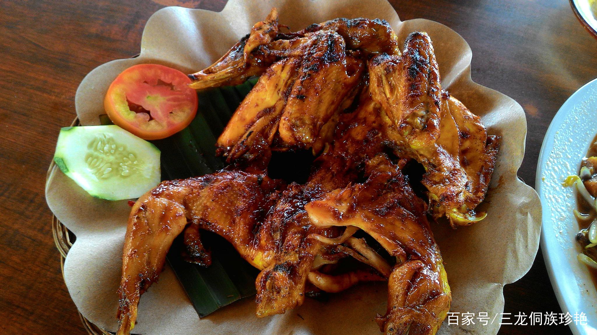 印尼美食推荐_传统建筑风格餐厅品尝印尼特色