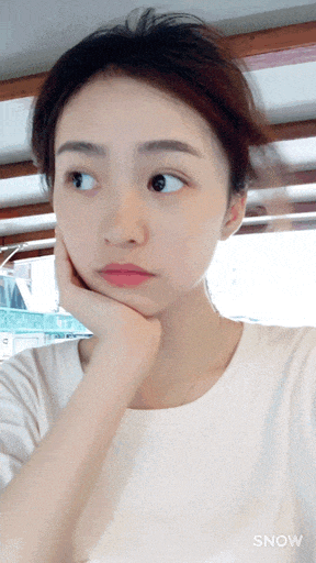 搞笑gif: 说好的美女放电, 迷倒一片, 确吓到了一片