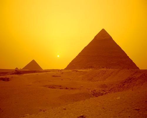 世界七大奇迹之首--埃及金字塔