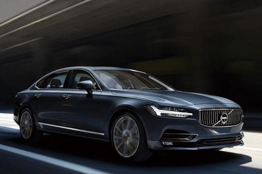 卖108万油耗仅2.3L, 比迈巴赫S级奢华，这款吉利车真给国人长脸