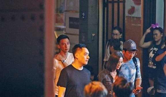 阿Sa深夜玩嗨 百亿男友开车接送 豪车堪比车展！