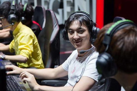 上学就是玩游戏 这样的电子竞技教育值得发展