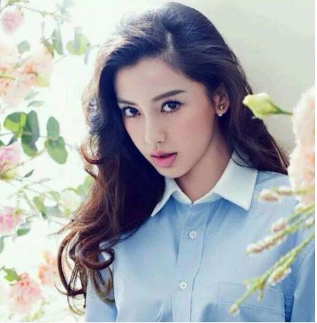 宋祖儿五官比杨颖长的精致网友奇怪一组为啥不