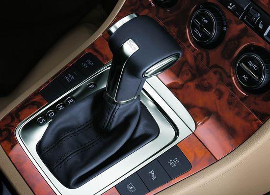 时速120公里的情况下挂下倒档会怎样, 后果很严重生命诚可贵