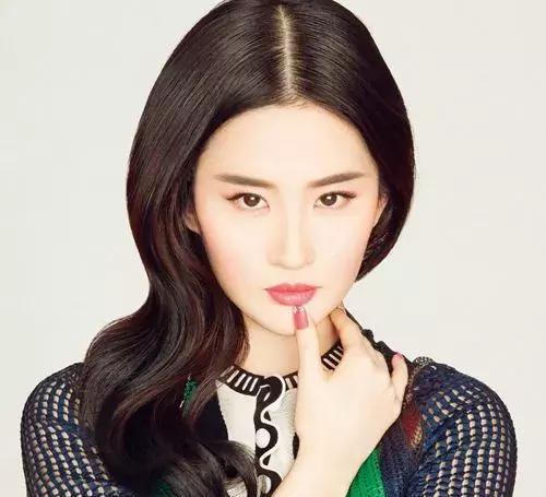 「纹绣专区」2018继续流行的眉型有哪些?