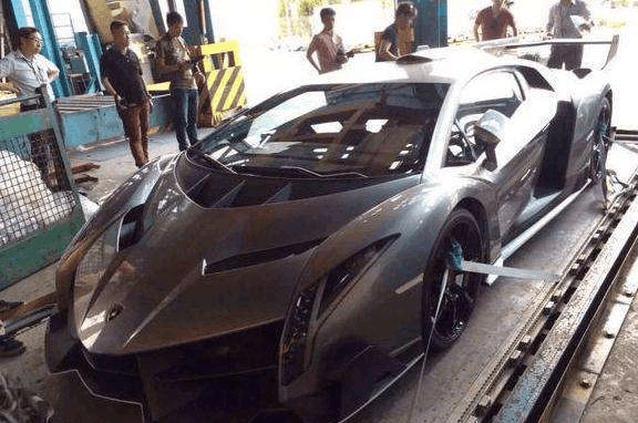 国内唯一一辆兰博基尼毒药要卖了, 标价一亿, 转手就赚6000万