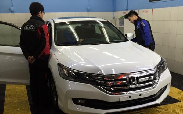 选二手雅阁还是天籁，瞬间让你在情人节从屌丝蜕变