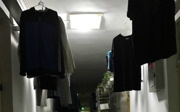 清华大学的博士生,住的宿舍是这样的,跟想象中