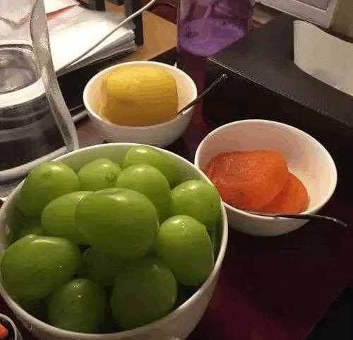 刘涛的肉片205\/40g, 范爷的葡萄600\/斤, 是贫穷