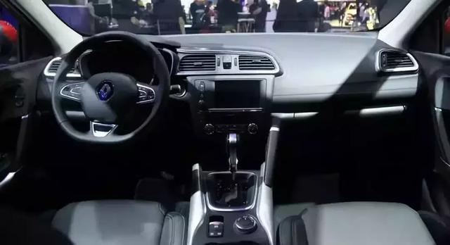 【车展·新车】新科雷嘉亮相车展,东风雷诺未来4年将导入9款新车