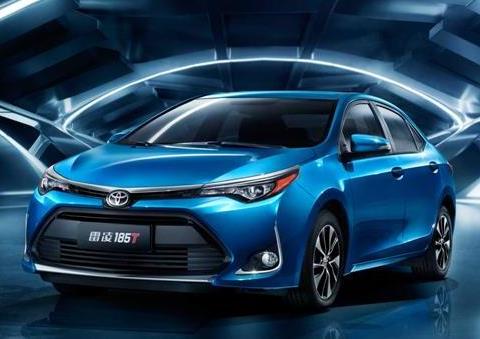 女朋友想要卡罗拉，老爸要买雷凌，我心中已经有了主意！