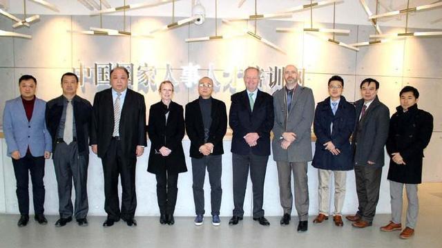 邓莎老公真实身份曝光! 多重身份, 真名路行, 创