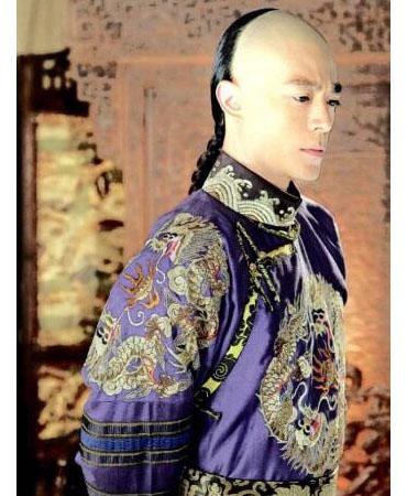 清朝一灭亡，为什么满族人立马改成汉姓？清朝贵族后人说出了真相