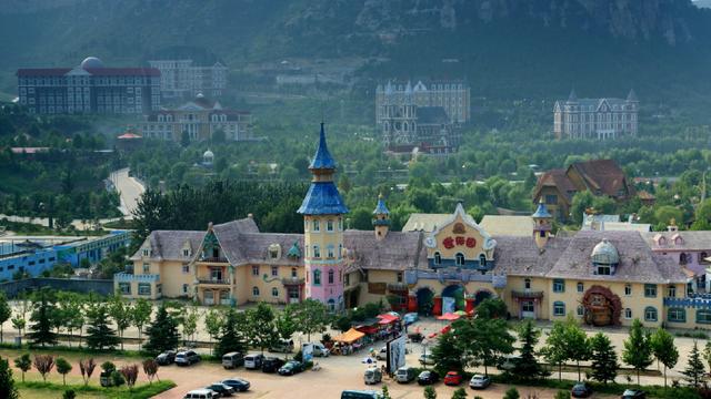 国内最早的山寨迪士尼乐园，曾经一票难求，如今却荒无人烟