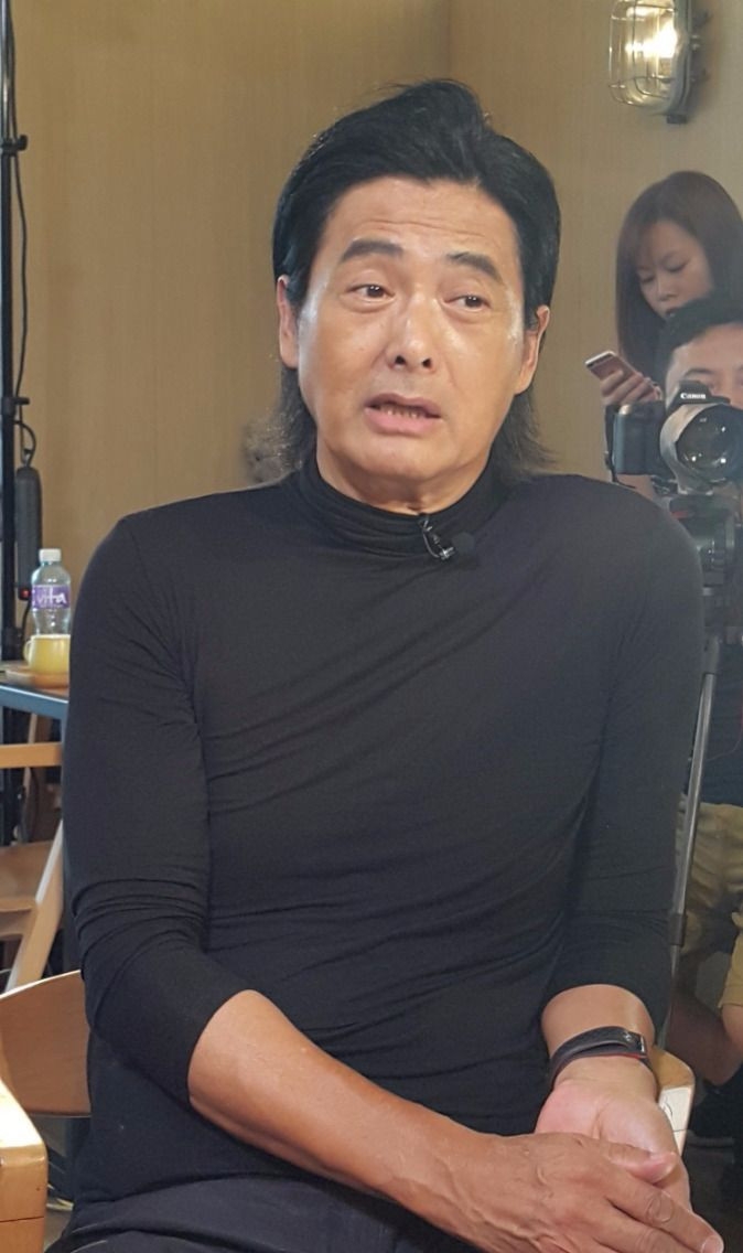 鲁豫专访周润发!发哥曝自己作品90%是烂片