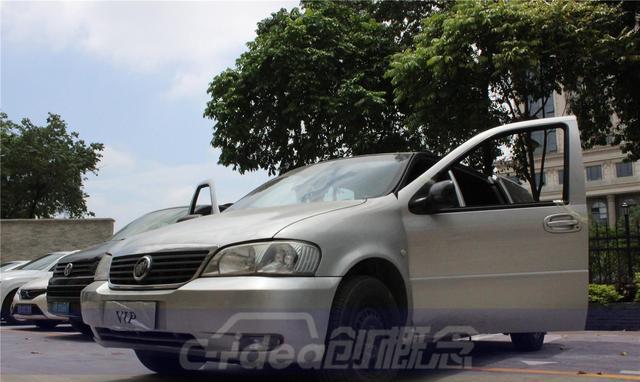 浴火重生的老款别克GL8，内饰改色翻新！