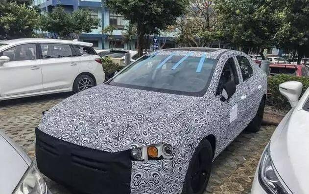 新秦档次再升级，网友调侃：买电脑送车