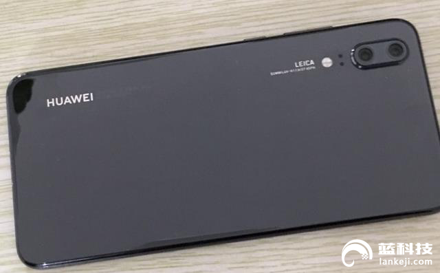 小米8探索版和华为P20 谁才是国民旗舰机?