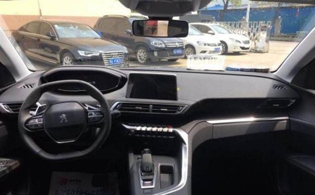 仅售19万! 看到内饰钢琴按键的那一刻, 全款提车, 不说话就开走