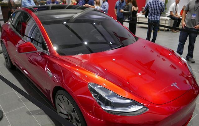 特斯拉国产起步24万, 轻松搞定比亚迪秦, 纯电动王牌来了