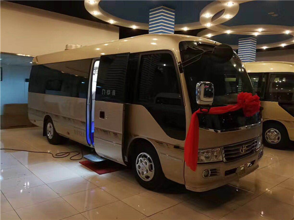 丰田考斯特11座报价 11座至尊版促销价