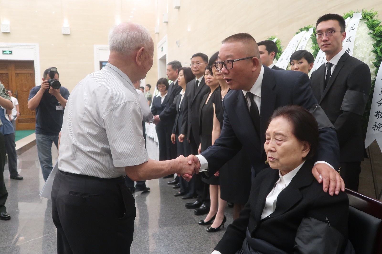 赵南起同志遗体告别仪式在八宝山革命公墓举行