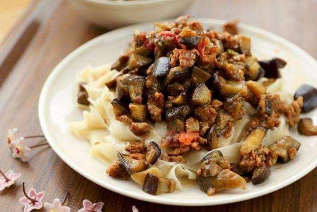 早餐想吃面条不能少了这种做法的,简单快手筋