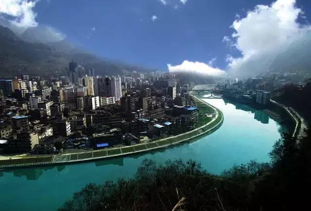 重庆市的巫山县、巫溪县哪个县最美?