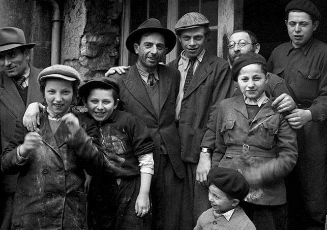 二战之前的东欧犹太人罕见的笑脸老照片让人难以忘怀的年代
