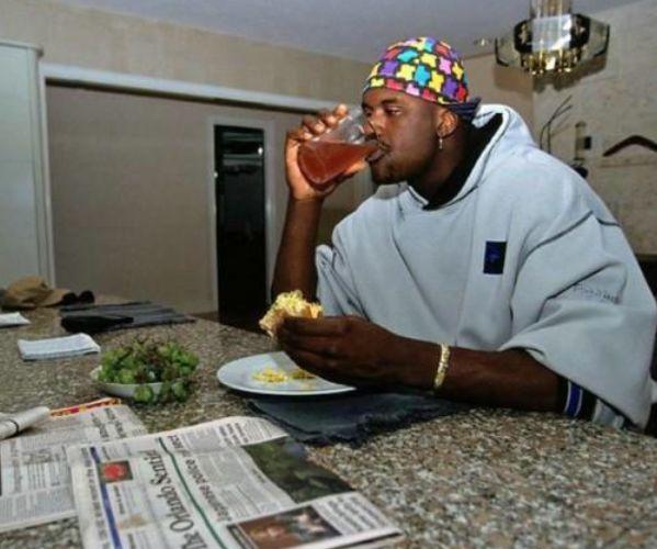 NBA球员的饭量能吃多少?奥尼尔吃的最多,詹姆