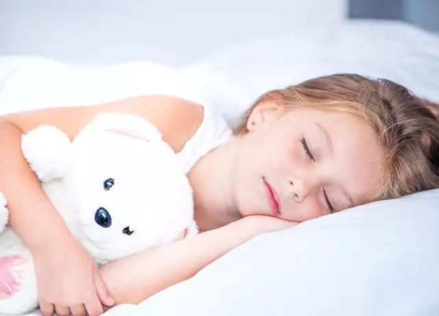 0-13岁的孩子标准睡眠时间, 快来看看你家宝宝睡够了没?