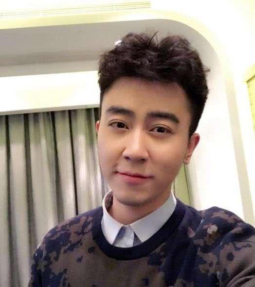 蛇哥选择复出并强调自己的签约费! 虎牙不计前