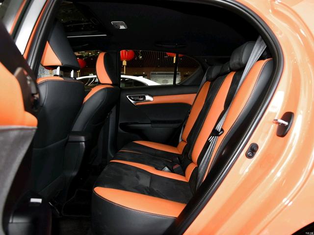 25万落地最耐用的豪华车-雷克萨斯CT,油耗4.6