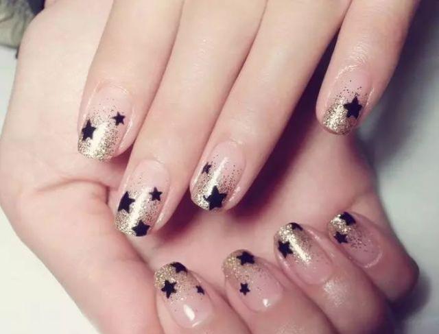 拍婚纱照做什么指甲好看?不仅可以增添魅力,又