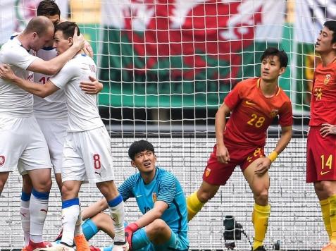 没有传承不重视细节,国足比赛球衣不印名字,这