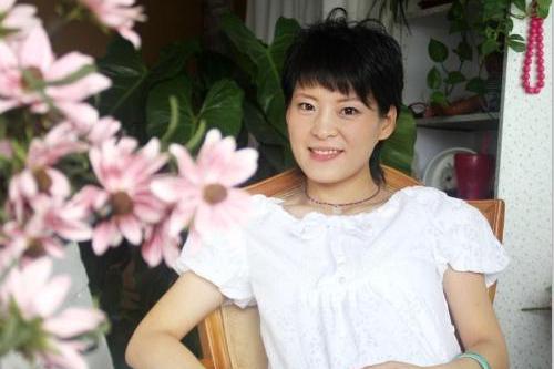 怀孕九个月,老公和妈妈因为孩子姓吵架,家人逼