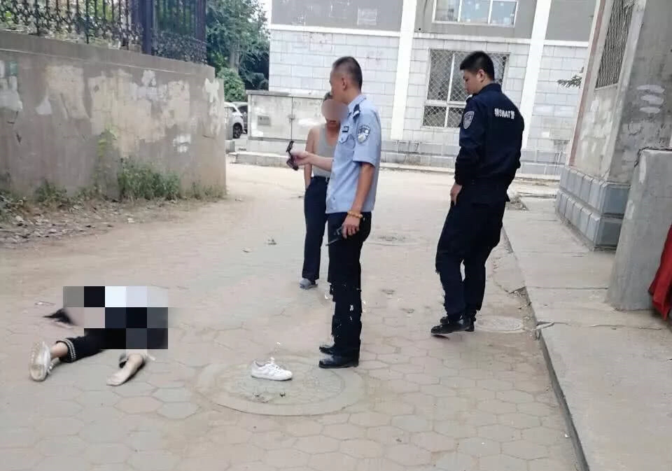 一名年轻女孩从6楼坠下,当场身亡