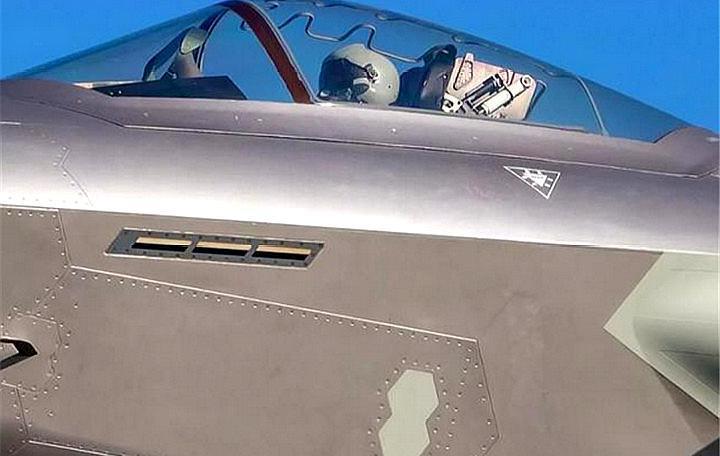 近日歼20亮相被吐糟粗糙?铆钉清晰可见:一对比