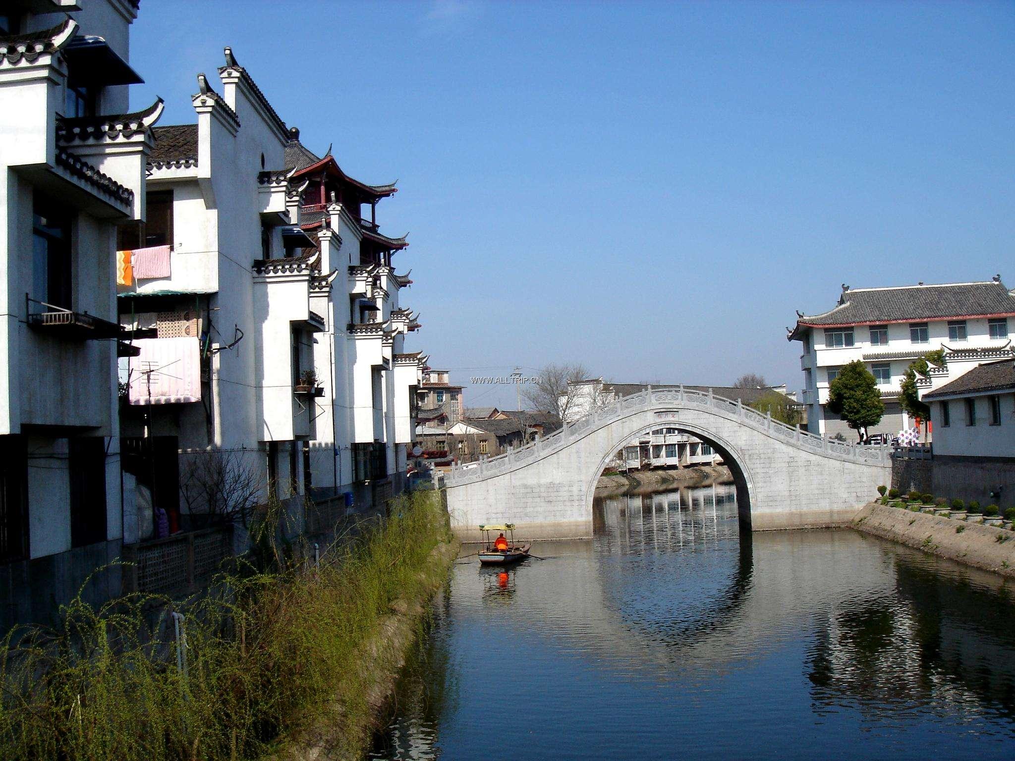 没凤凰热闹,比宏村人少,安徽这个免费的5A级古镇值得去吗