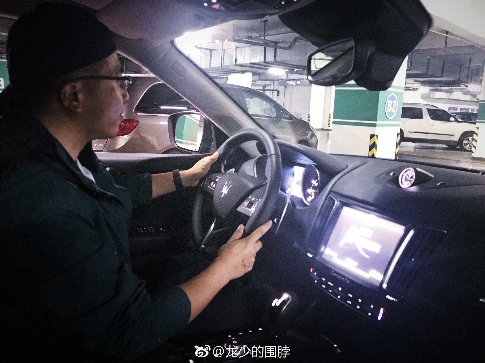 偷拍北京美女车展_北京车展美女_2016北京车展 美女