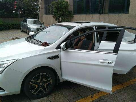 这款车品质比肩合资，性价比无敌！顶配仅卖10万却无人问津