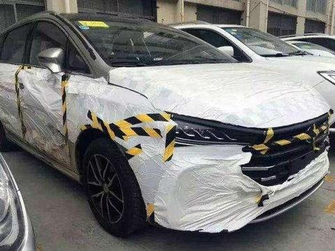 比亚迪推全新宋7座MPV谍照曝光，内饰是亮点