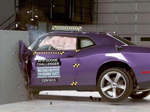 国外出售的新车又多了12项强制安全配置国内还在拿ESP做宣传噱头