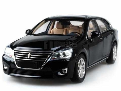 年轻女教授买黑色皇冠，家人却埋怨这价格能买奔驰宝马了