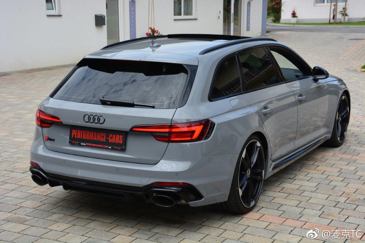 奥迪RS4 Avant 原装 & 改装